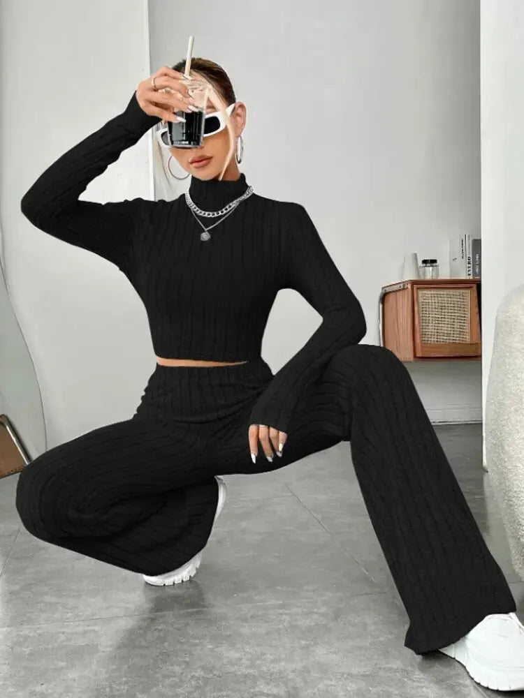 Collar Navel T-shirt and Trumpet pants