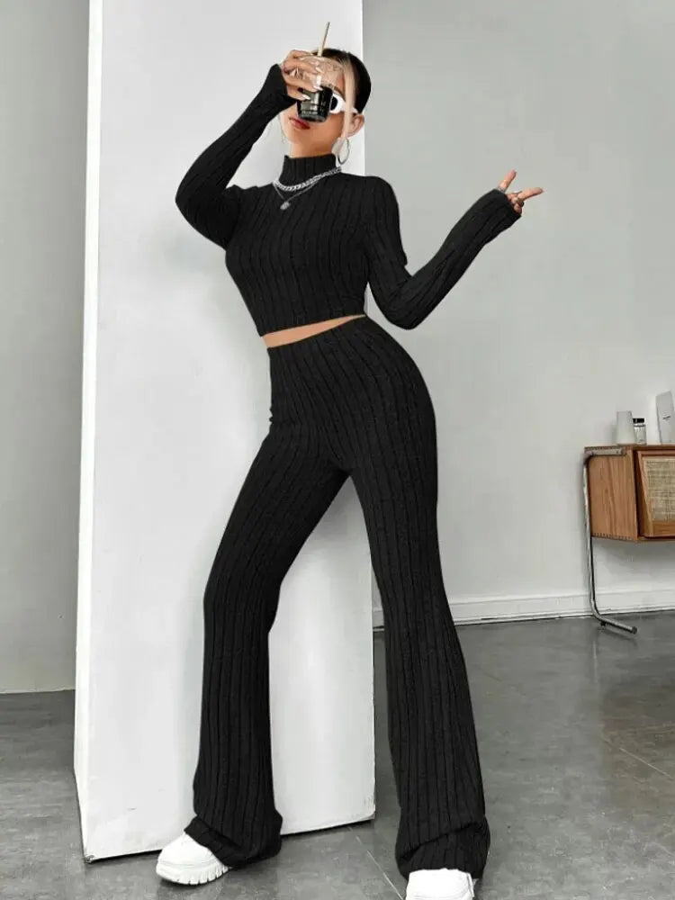 Collar Navel T-shirt and Trumpet pants
