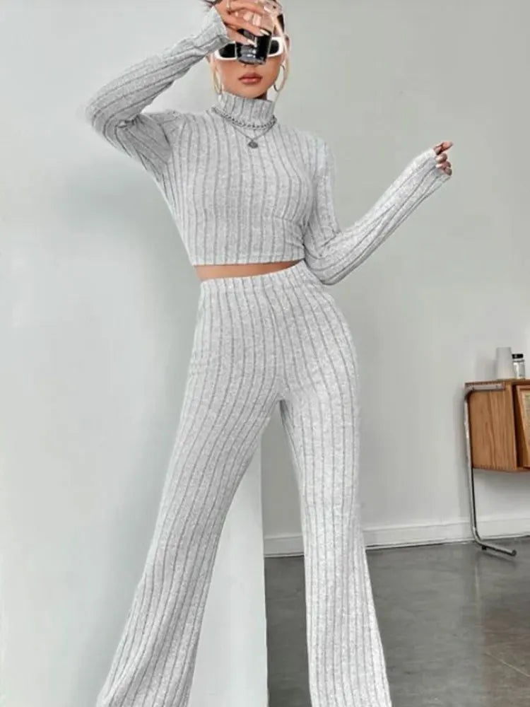 Collar Navel T-shirt and Trumpet pants