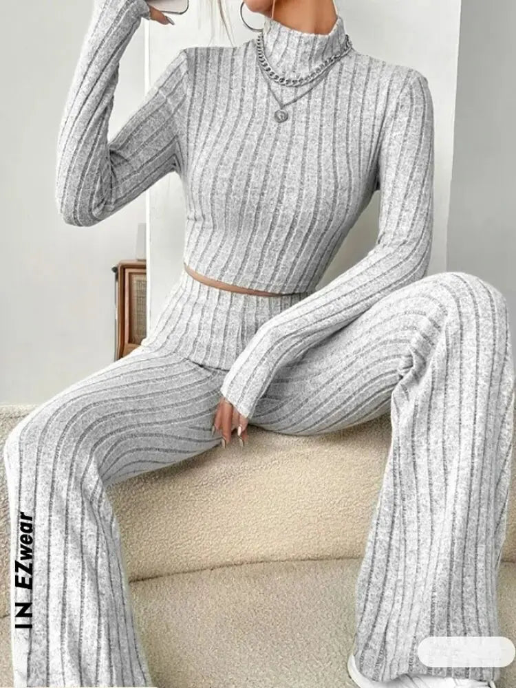 Collar Navel T-shirt and Trumpet pants
